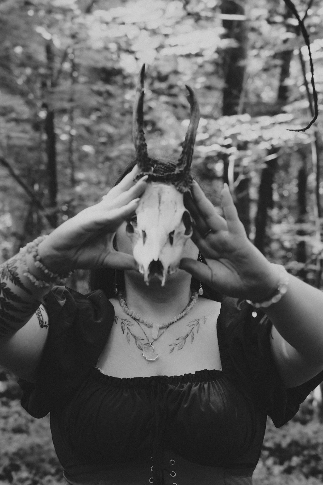 Fotografische Kunst mit mystischen Symbolen - In Umbra Lux von Nikki Teuber